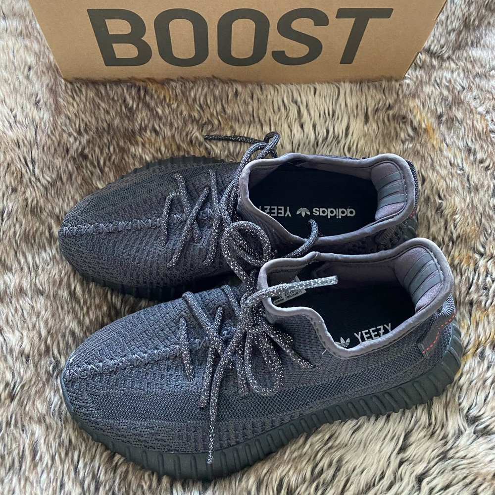 Yeezy boost 350 v2